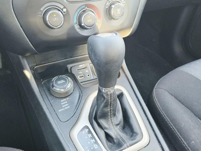 2015 Jeep Cherokee Sport