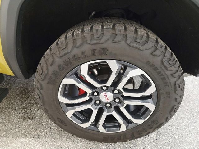 2024 GMC Canyon AT4