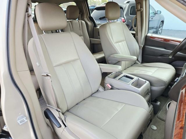 2015 Chrysler Town & Country Touring