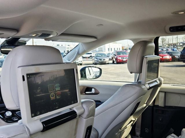 2017 Chrysler Pacifica Touring L Plus