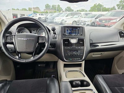 2016 Chrysler Town & Country Limited