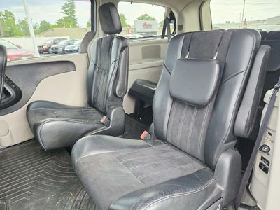 2016 Chrysler Town & Country Limited