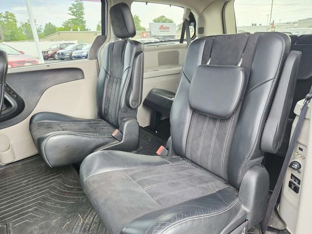 2016 Chrysler Town & Country Limited