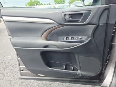 2019 Toyota Highlander LE