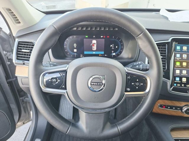 2024 Volvo XC90 B5 Plus