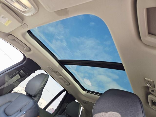 2024 Volvo XC90 B5 Plus