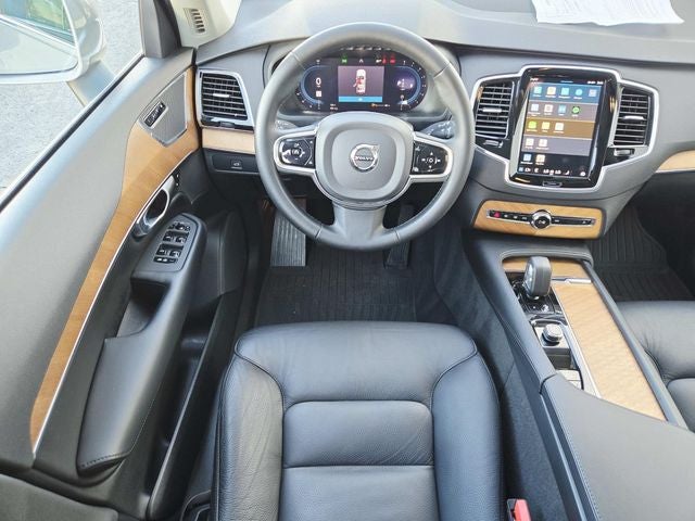 2024 Volvo XC90 B5 Plus